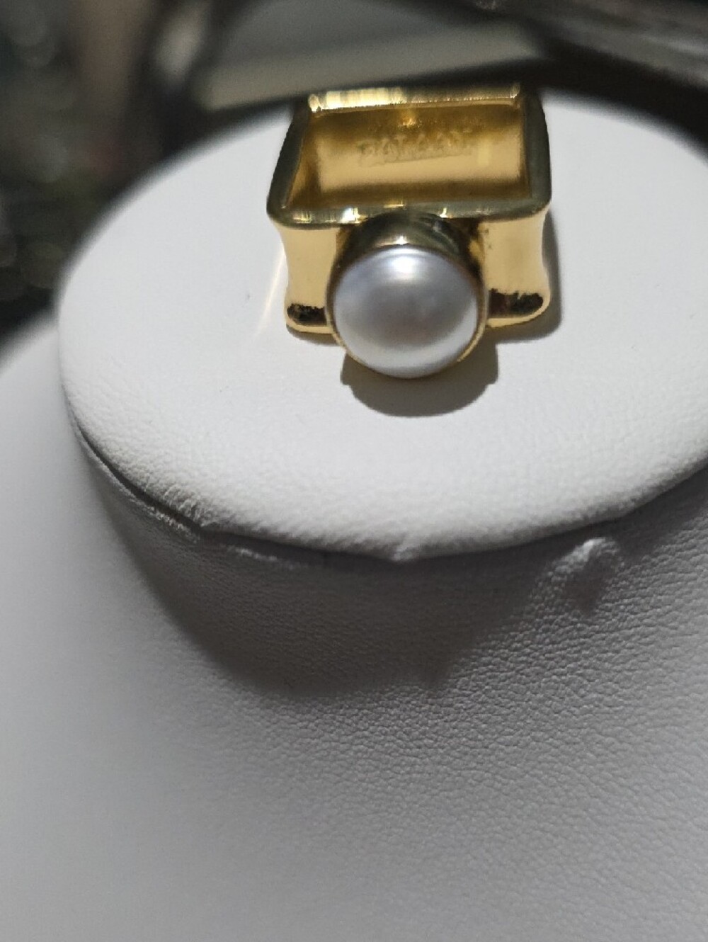 BRASS Square Pearl Ring - Women Jewelry - Picture 2 of 2